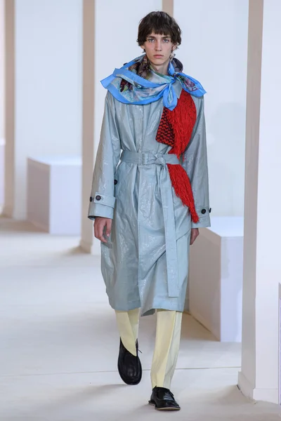 Look 40